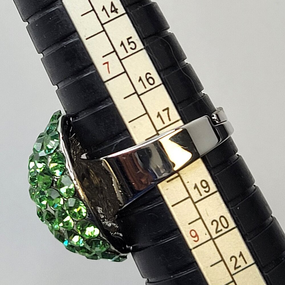 Green Rhinestone Adjustable Ring Size 8 - Picture 3 of 6